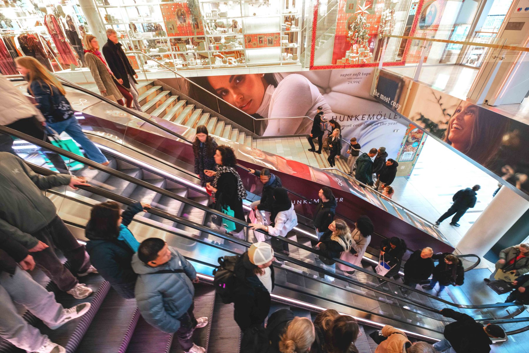 Hunkemöller_Utrecht_Hoog Catharijne_North Mile Stairs_0006.jpg