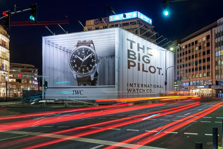 OOH optical illusion