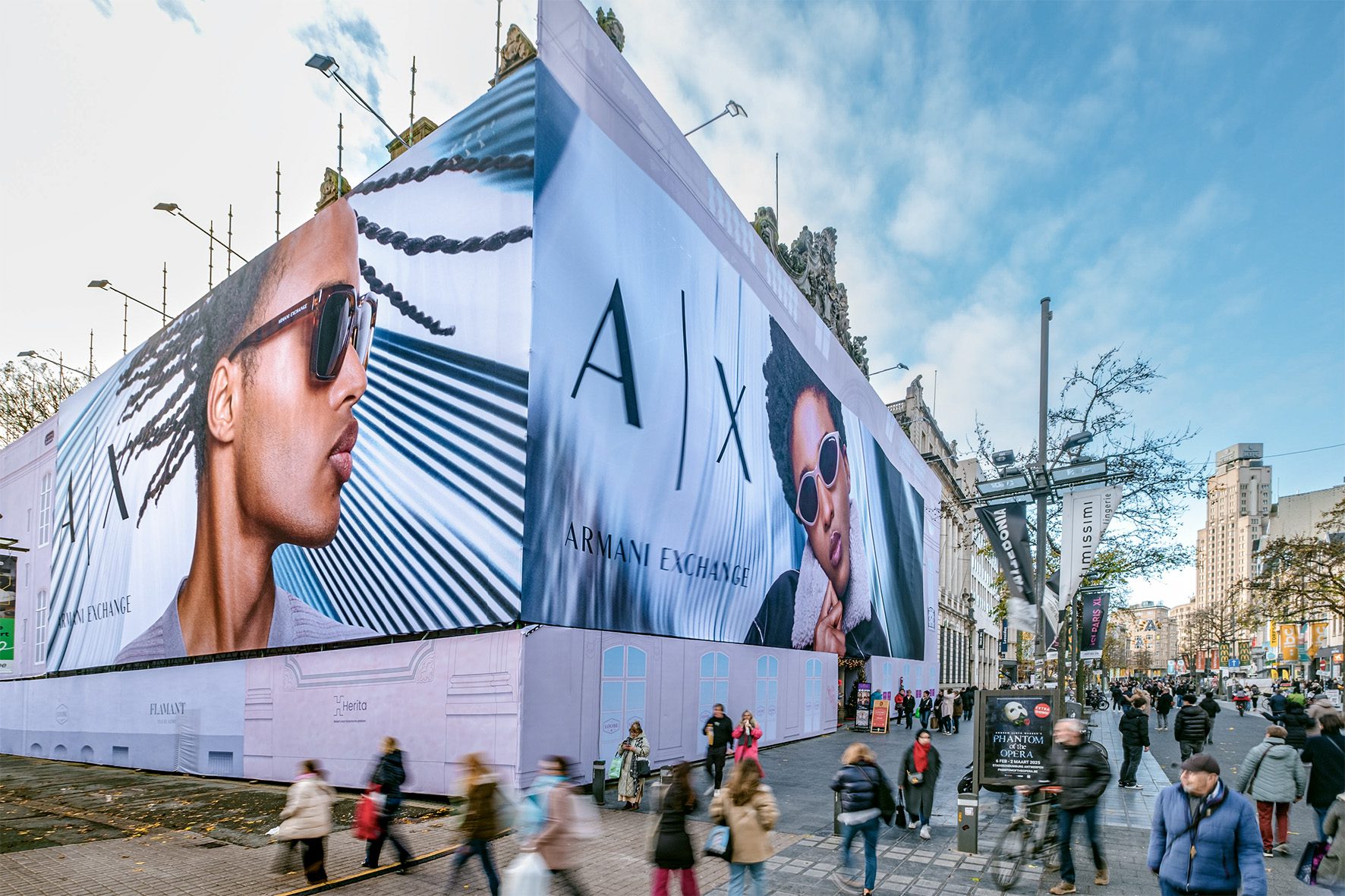 Out of Home Armani Antwerp